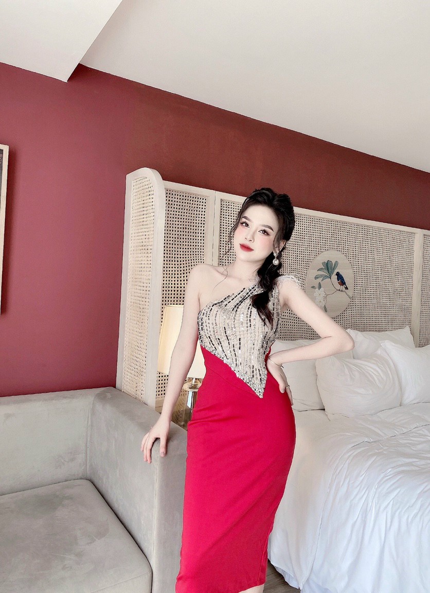 Đầm dự tiệc cưới  lệch vai kết lông vũ- HN1144